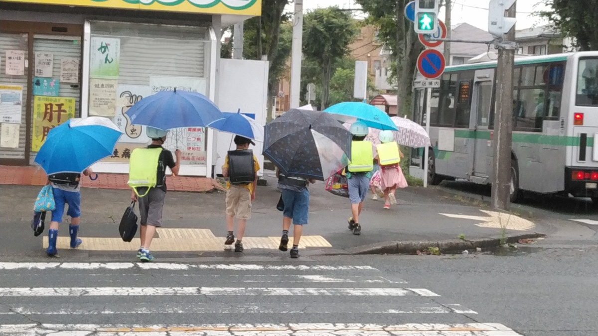 登下校 小学生の登下校シーン[02336005650]の写真素材・イラスト素材 ...